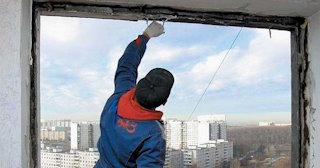 Демонтаж остекления балкона в Угличе - цена от 560 руб. - Сварной-Глч